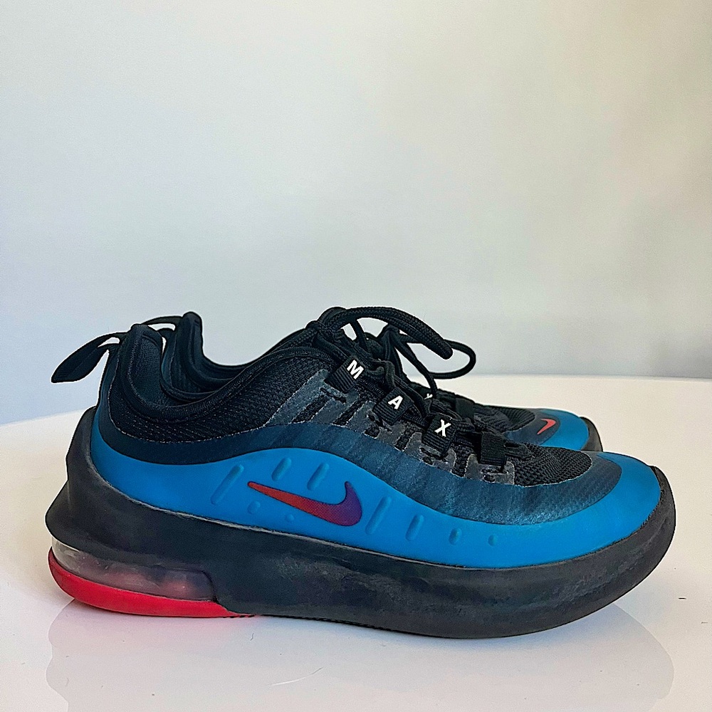 ❌SOLD❌Nike Air max Axis grade School
